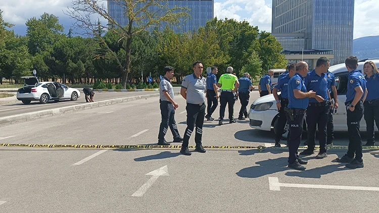 Boşanma davası sonrası ortalık karıştı! Adliye otoparkında pompalı tüfek ve tabancalı kavga; 5 gözaltı