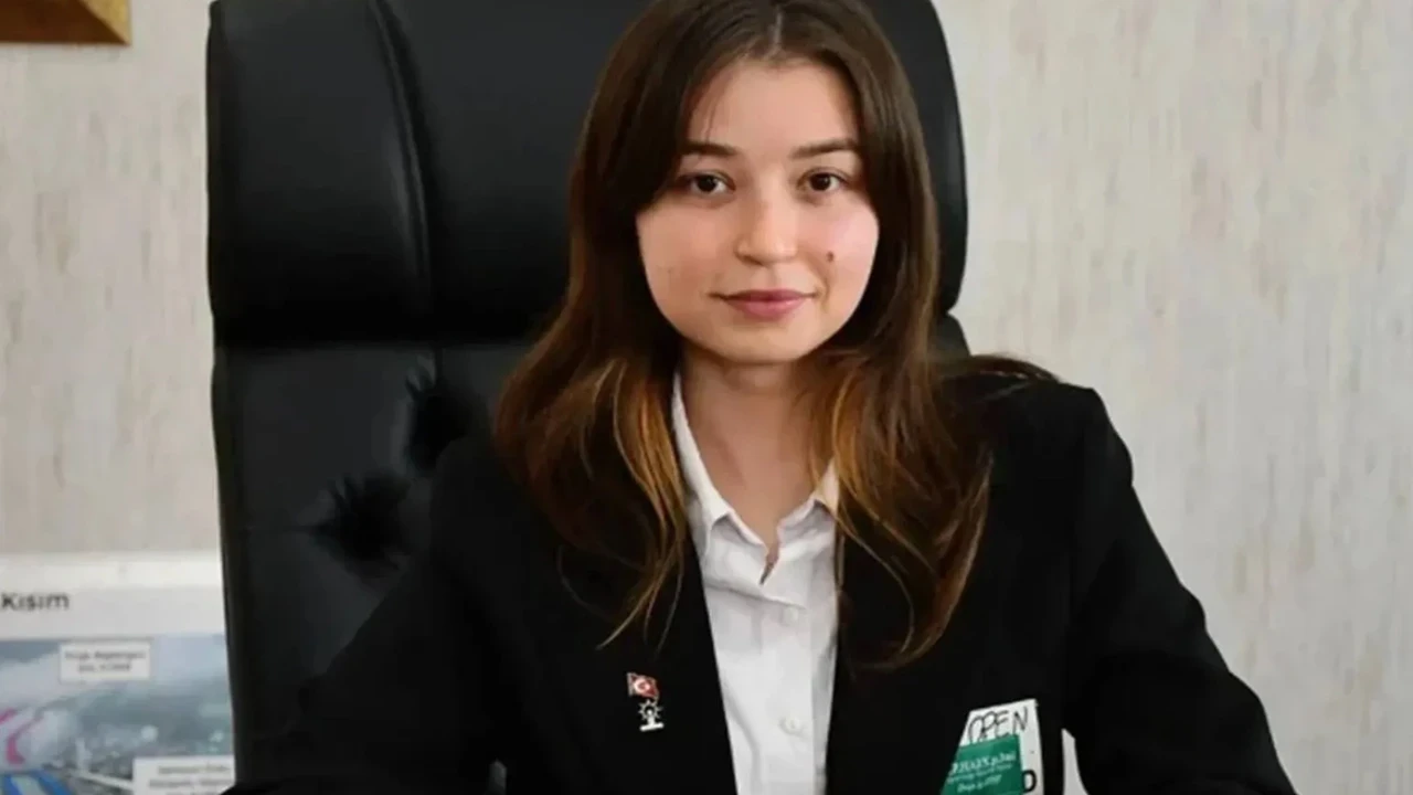 AK Partili Rümeysa Eker istafa etti! Atatürk paylaşımı olay olmuştu