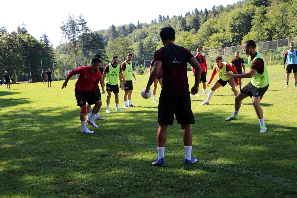 Fatih Karagümrük, yeni sezon hazırlıkları için Bolu'da kampa girdi