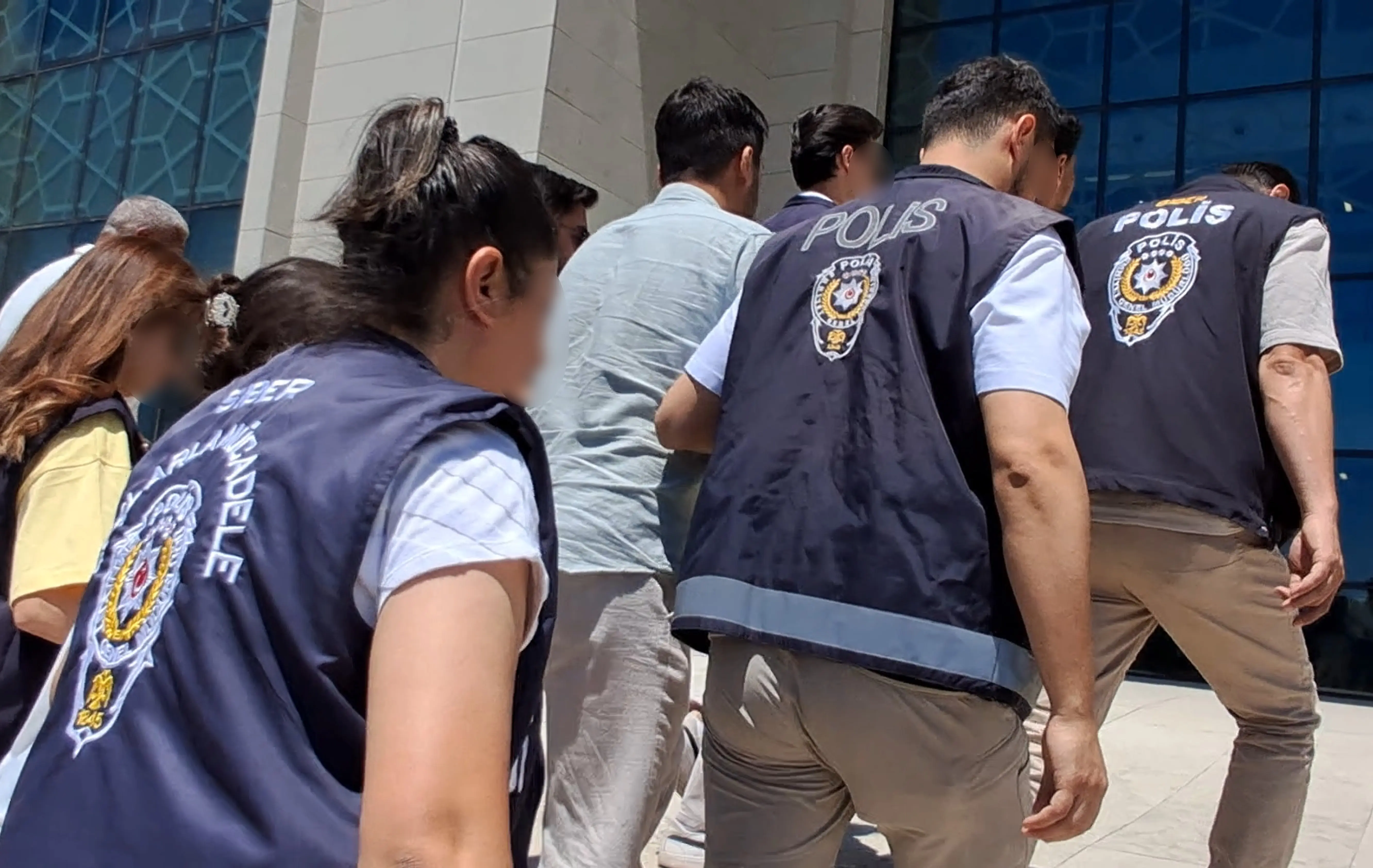 Yasa dışı bahis şebekesine operasyon! Şüpheliler adliyede