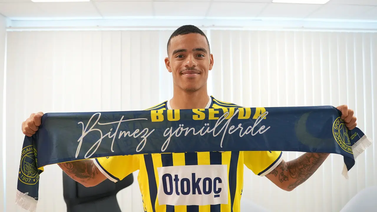 Binlerce taraftar karşıladı: Fenerbahçe'nin yeni transferi Mason Greenwood İstanbul'a geldi