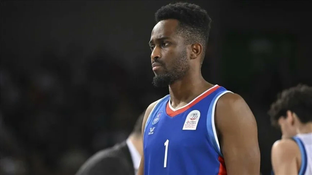 Anadolu Efes'te Beaubois gitti