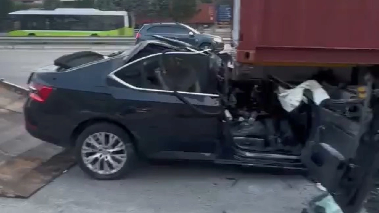 Tekstilci baba ve oğlu feci kazada hayatını kaybetti