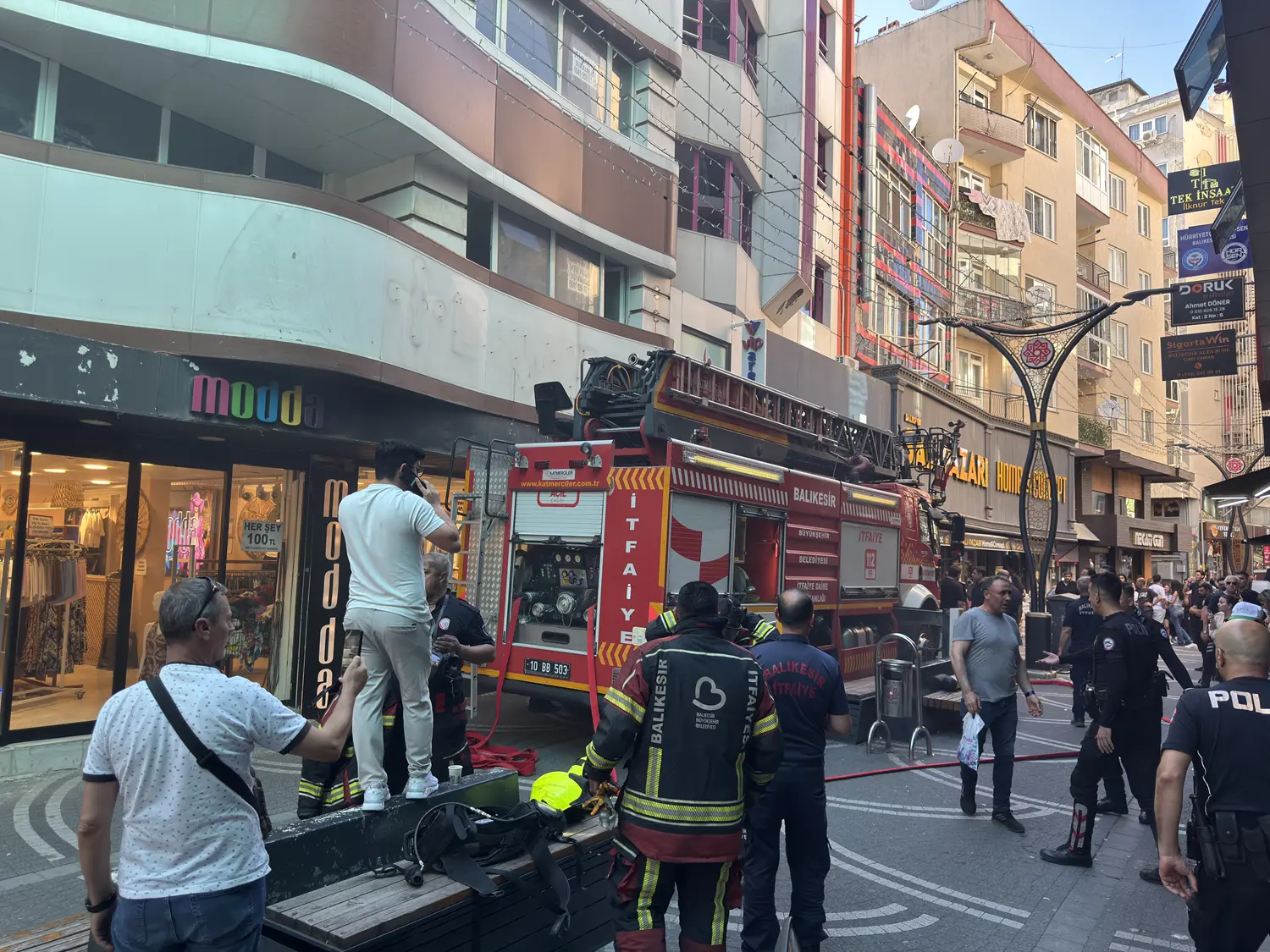Balıkesir'de kursta yangın paniği: 3 öğrenci dumandan etkilendi