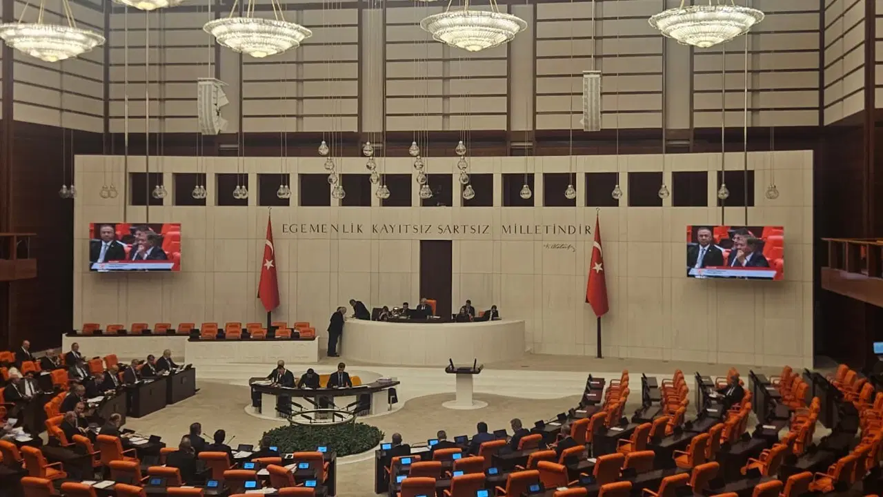 CHP'li Emir'den AKP'li Gül'e sert 'Ahbap' çıkışı: 'İnsanlar 'AFAD nerede' diye feryat ederek öldüler, sorumlusu sizsiniz'