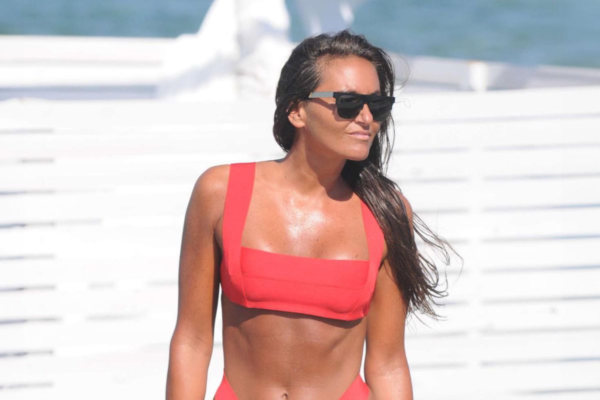 46 yaşındaki Eda Taşpınar'ın bikini kombini olay oldu