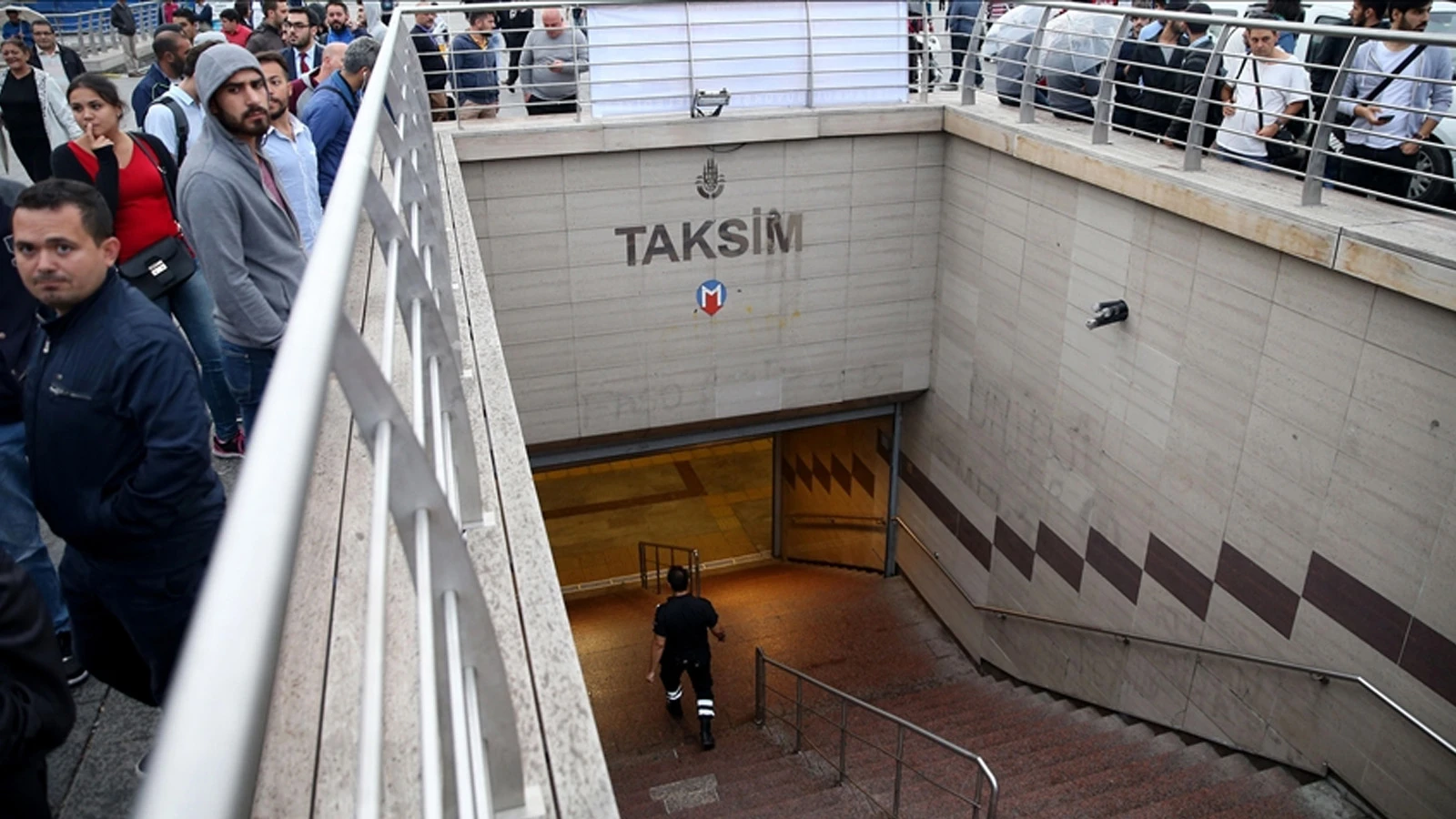 Taksim ve Şişhane metro istasyonları bugün kapalı olacak