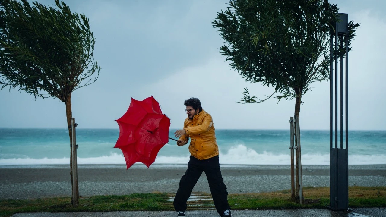 Türkiye için çifte tehlike! MGM uyardı: Bir yanda kavurucu sıcak bir yanda kuvvetli sağanak!