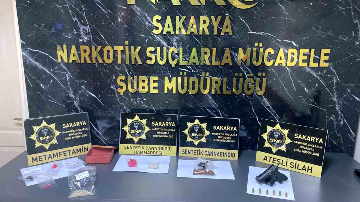 Polisi fark edince uyuşturucuları klozete döktü, sifon çalışmayınca yakalandı