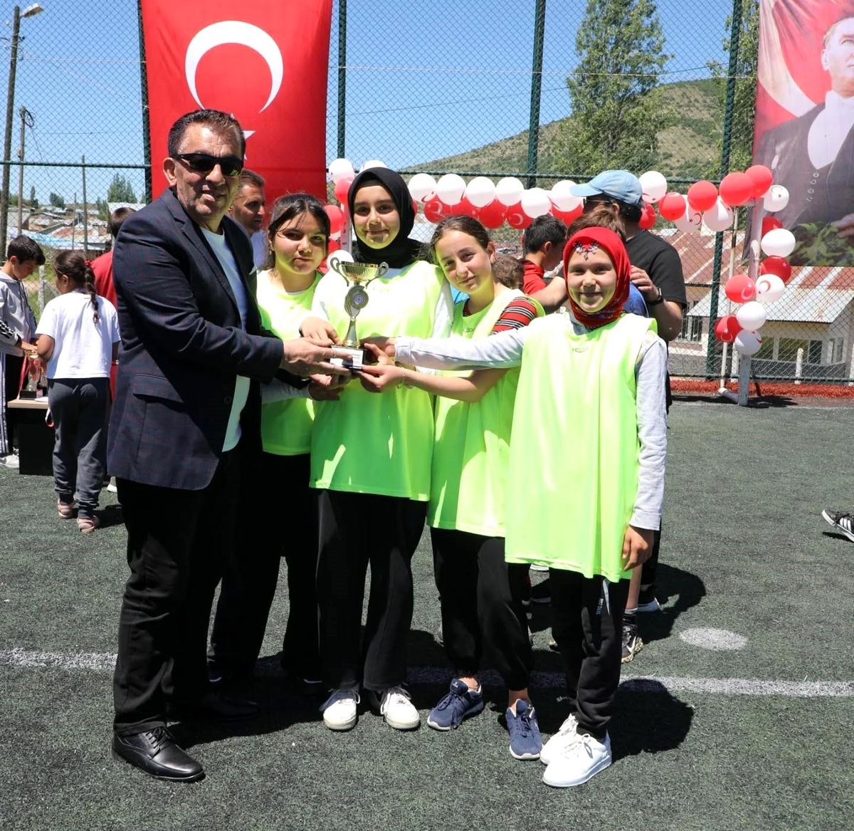 Gaziköy'e spor desteği
