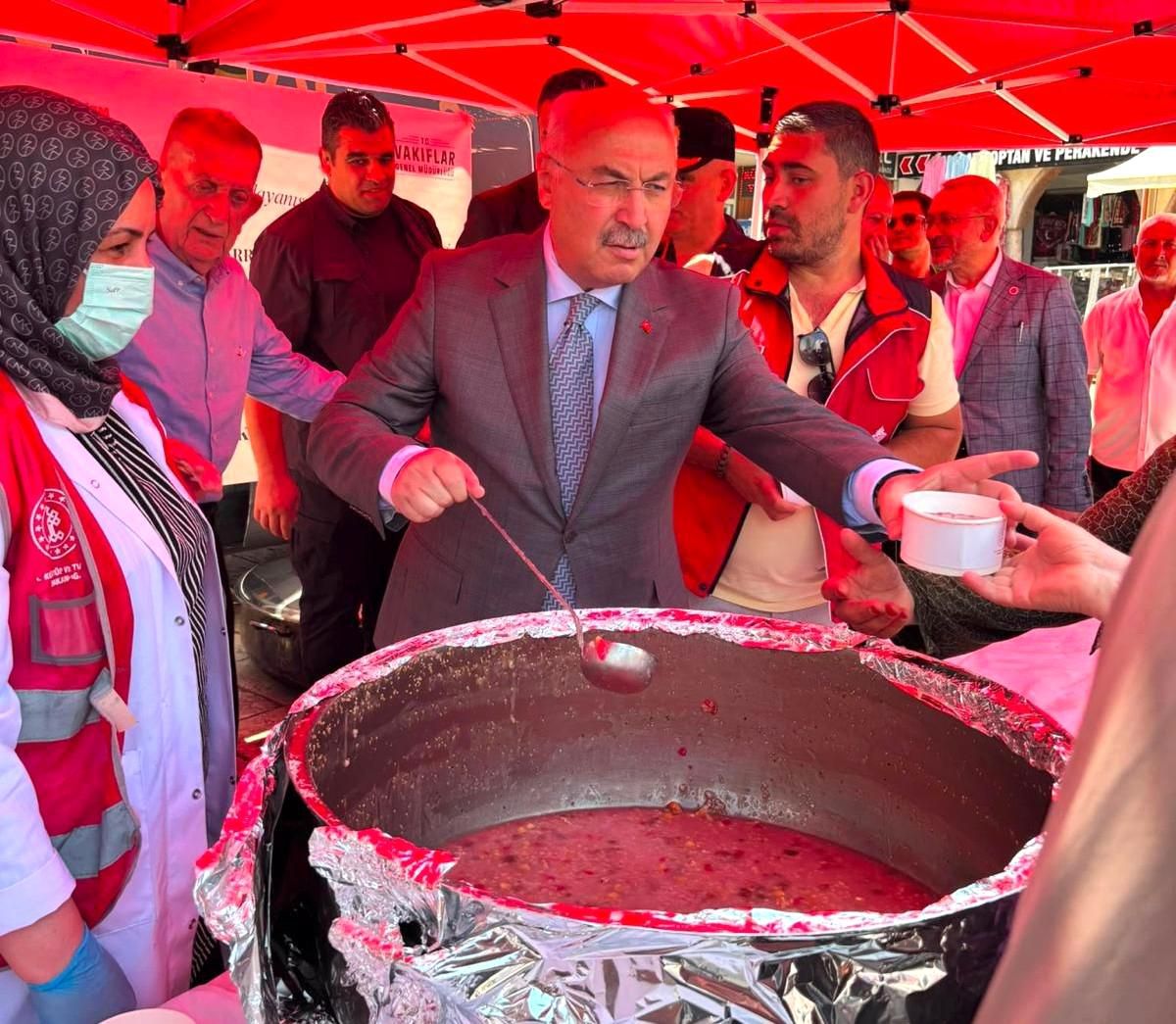 Denizli'de Muharrem ayının bereketi aşure ikramıyla paylaşıldı