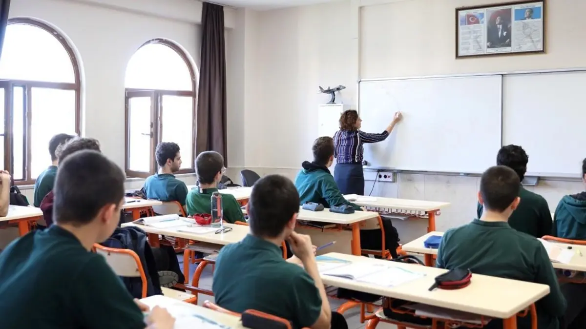 İstanbul'da okullara mescit talimatı