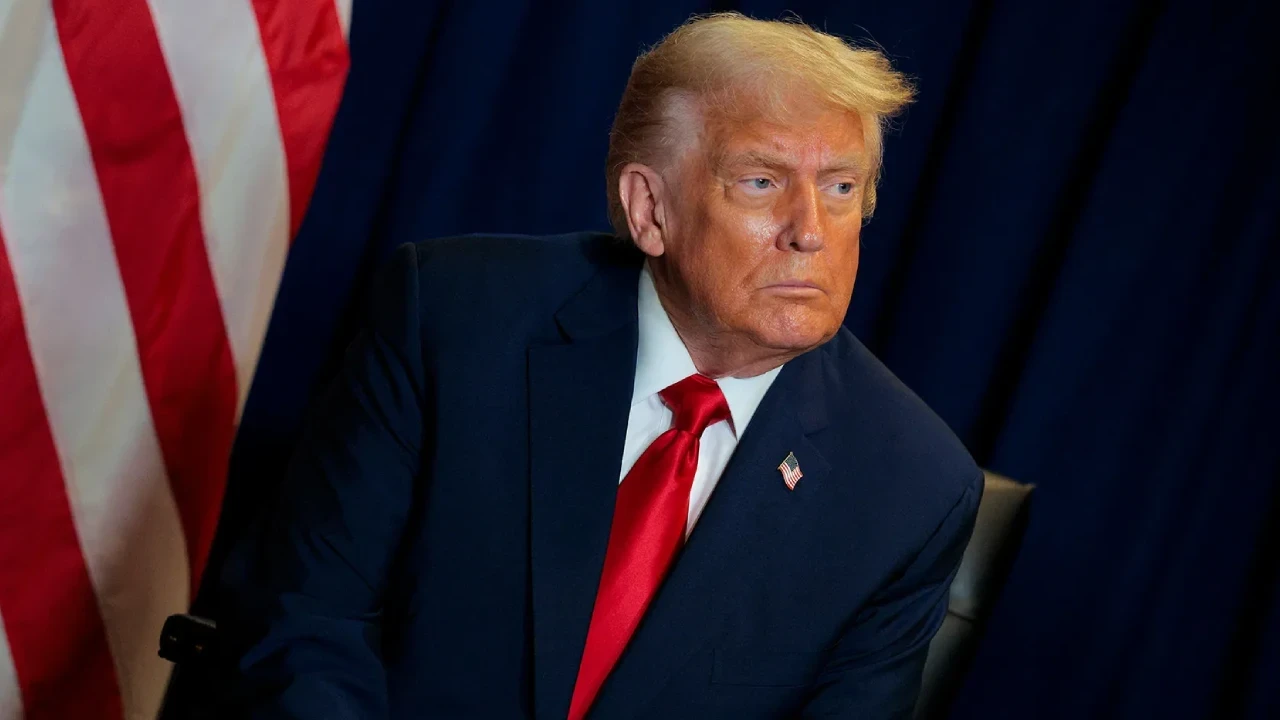 Trump'tan flaş açıklama! "İran çaresizce görüşmek istiyor"