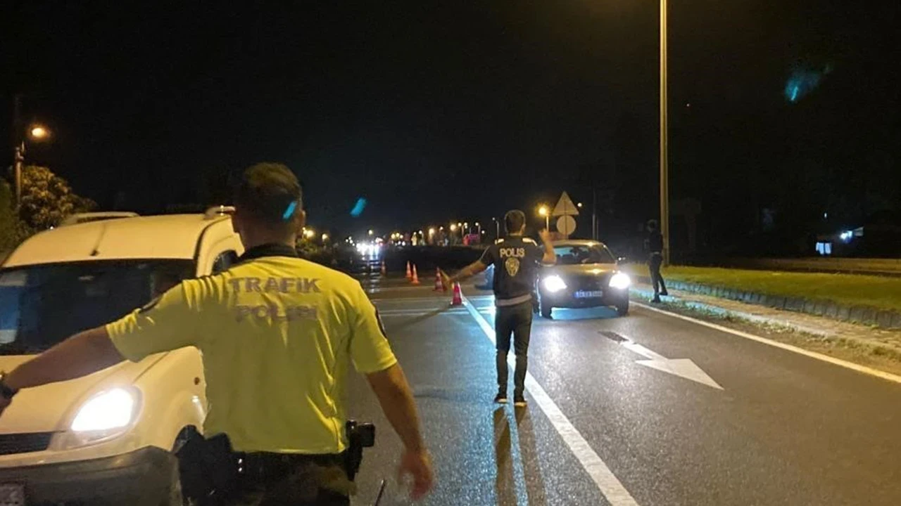Düzce'de polis ve jandarmadan kapsamlı denetim: 26 bin 783 kişi tek tek sorgulandı