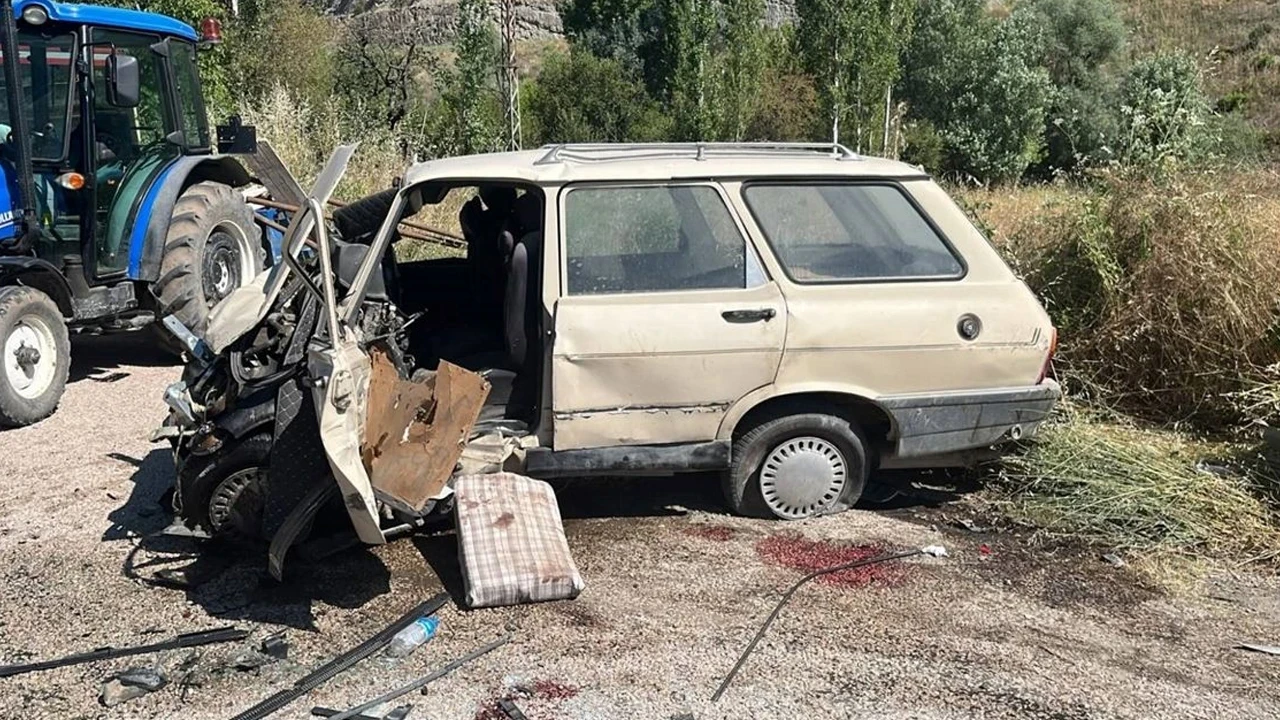 Tokat’ta kamyonet ile otomobil çarpıştı: 2 yaralı
