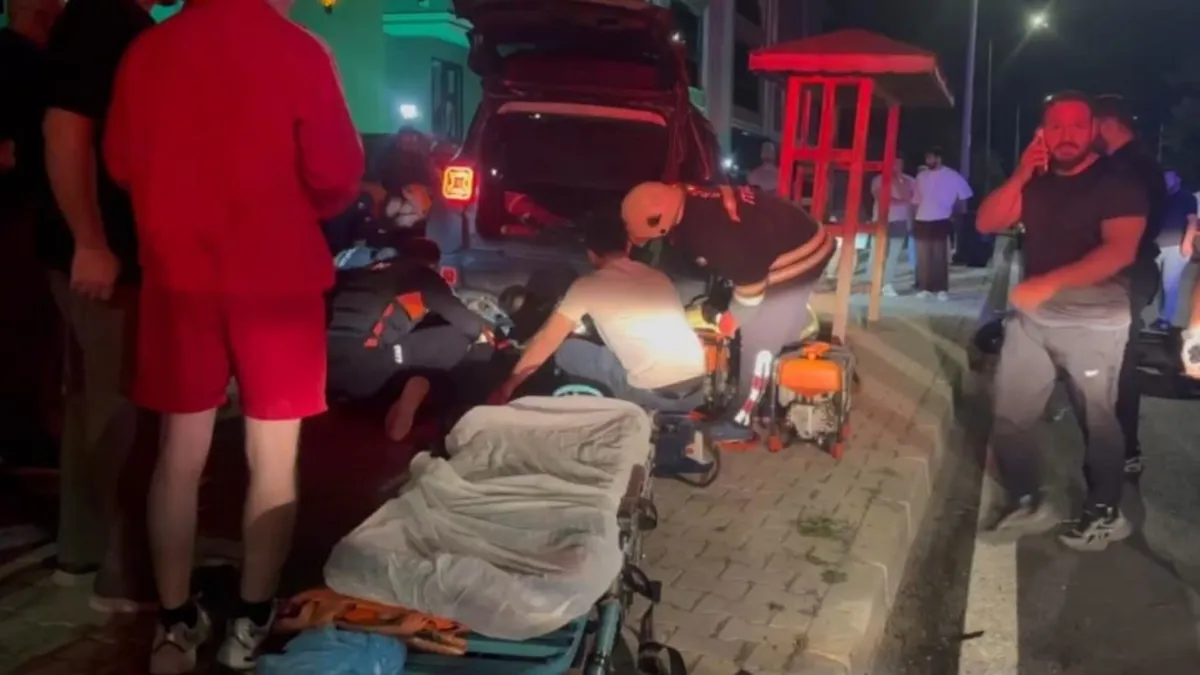 Erzincan'da korkutan kaza! 16 yaşındaki motosikletli aracın altında sıkıştı