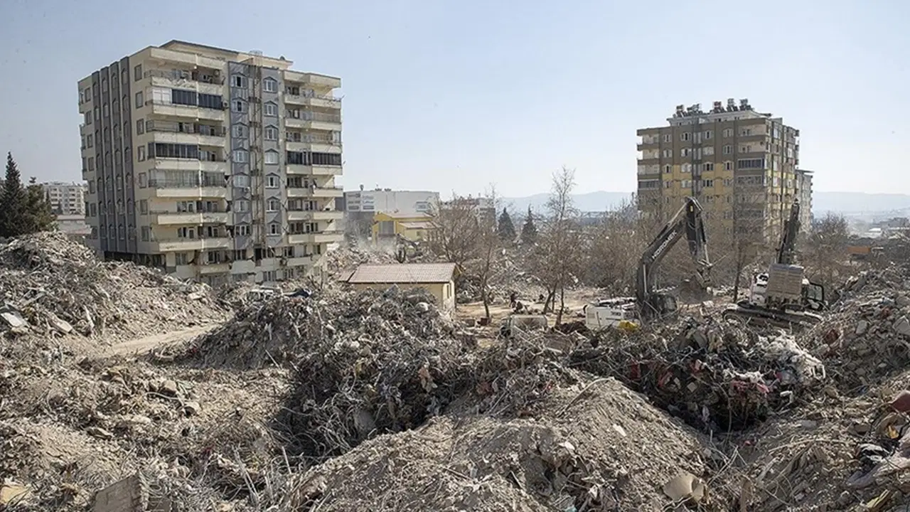 Ebrar Sitesi'ni imara açanlar 'asli kusurlu' tespit edilmişti: İmar planlarına Belediye Meclisi onay vermiş!