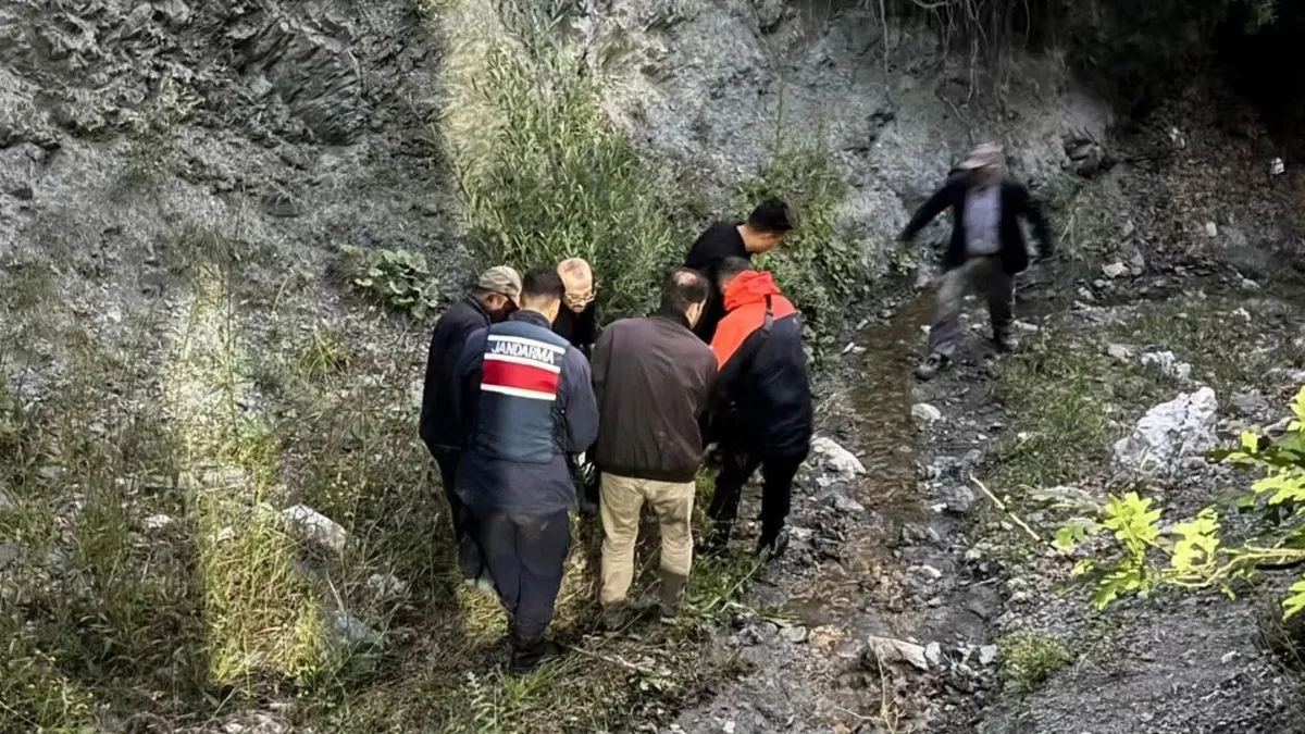 71 yaşındaki adam kayalıklarda ölü bulundu