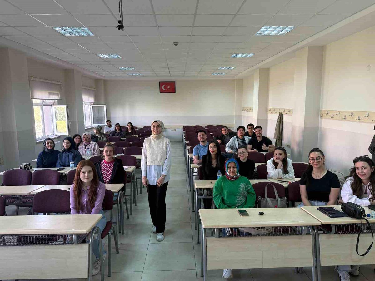 ERÜ'de bir ilk: 'Yapay Zeka Okuryazarlığı Dersleri'