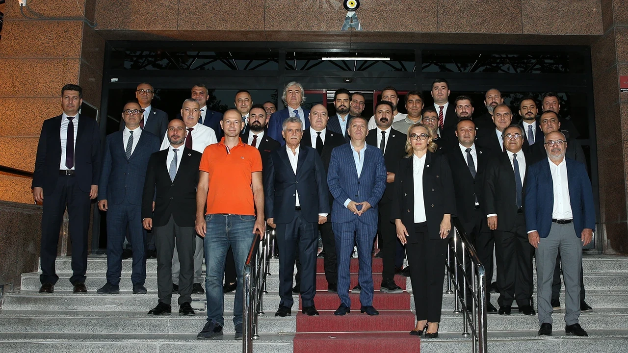 Gençlerbirliği'nde görev dağılımı yapıldı: Yeni yönetim Beştepe'de toplandı