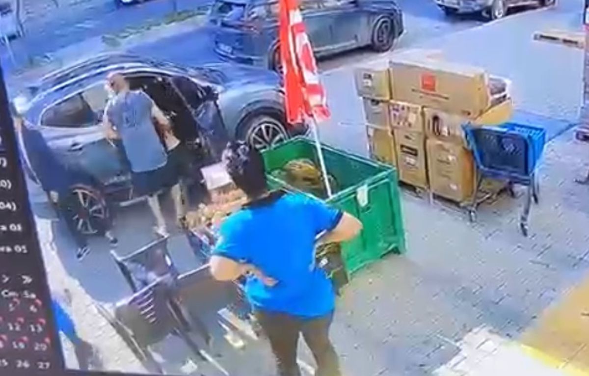 Mersin'de erkek arkadaşı tarafından sokak ortasında darbedilen kadın ölüm korkusu yaşadı