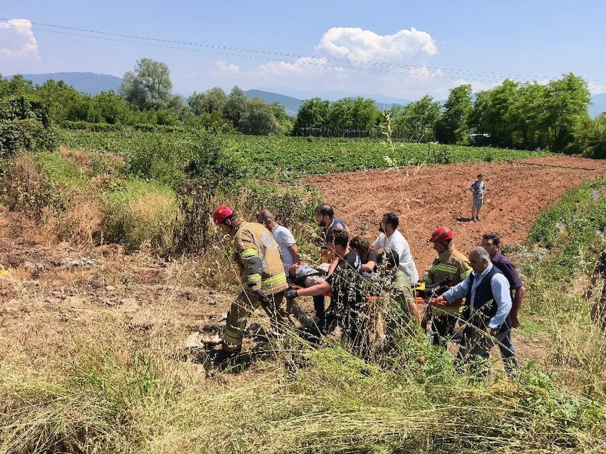 Bursa'da kontrolden çıkan traktör köprüden aşağı uçtu