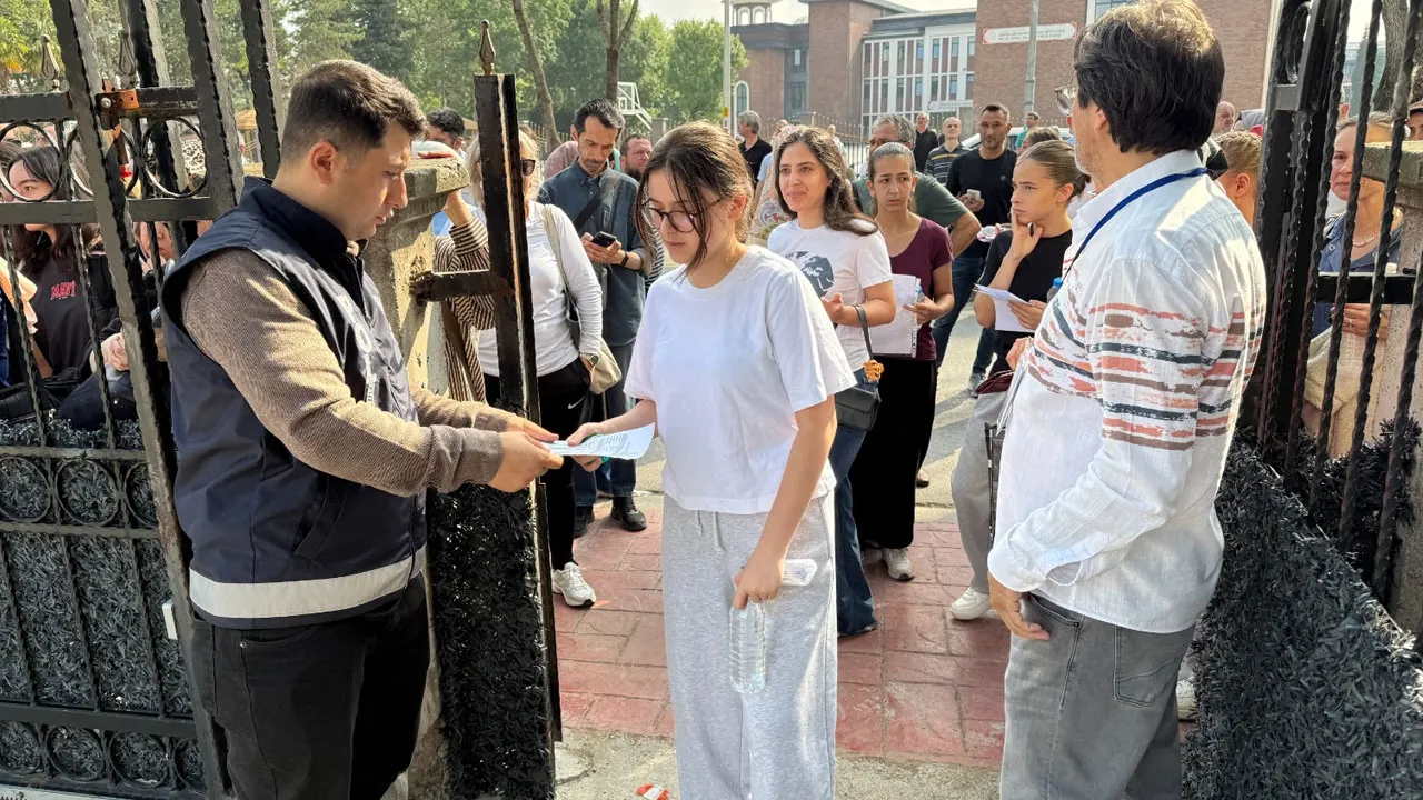 1 milyon öğrenci LGS'de ter döktü! Türkçe ve matematik zorladı, fen kolaydı