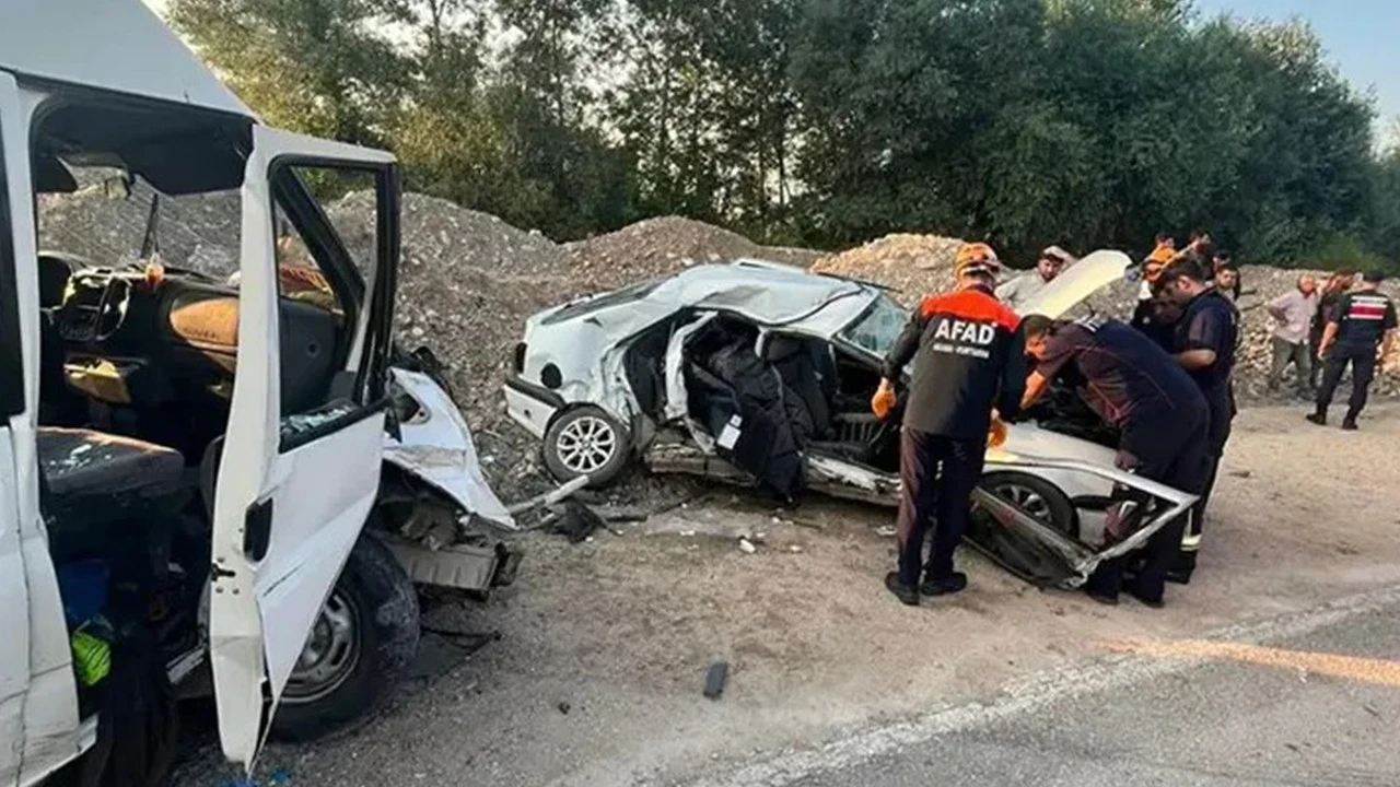 Cenaze dönüşü feci kaza: Aynı aileden 3 kişi hayatını kaybetti