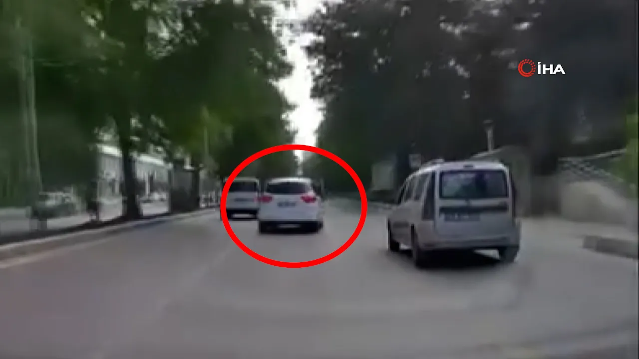 Elazığ'da trafikte makas terörü! Canını ve diğer sürücüleri hiçe saydı