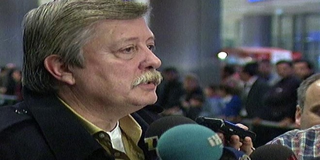 Gazeteci Aziz Üstel İzmir'de hayatını kaybetti