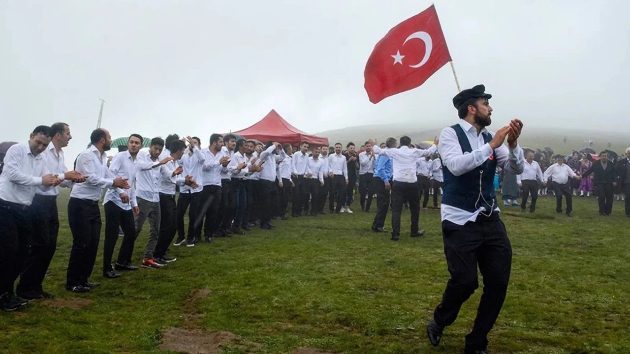 İstanbul’da tarihi rekor denemesi: 5 bin kişi aynı anda horon oynayacak