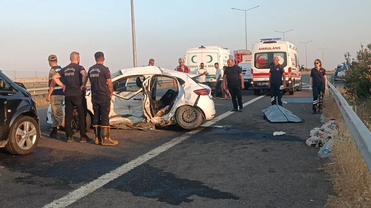 Hafta sonu gezisi faciayla bitti! Şanlıurfa'da katliam gibi kaza: 2 ölü