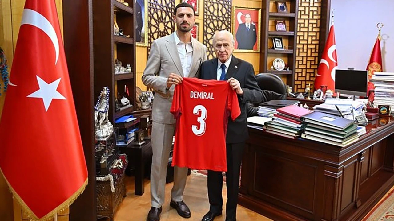 MHP Lideri Bahçeli, milli futbolcu Demiral’ı kabul etti