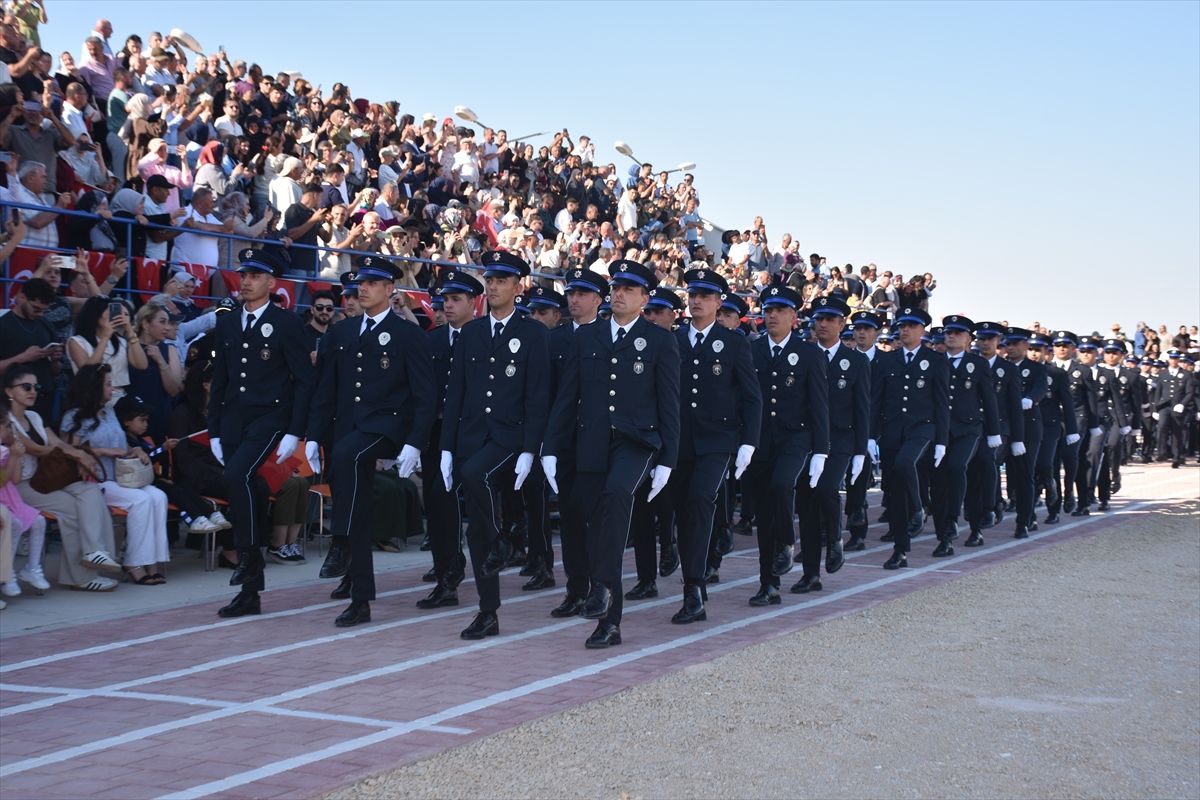 Karaman'da eğitimini tamamlayan 409 polis adayı mezun oldu