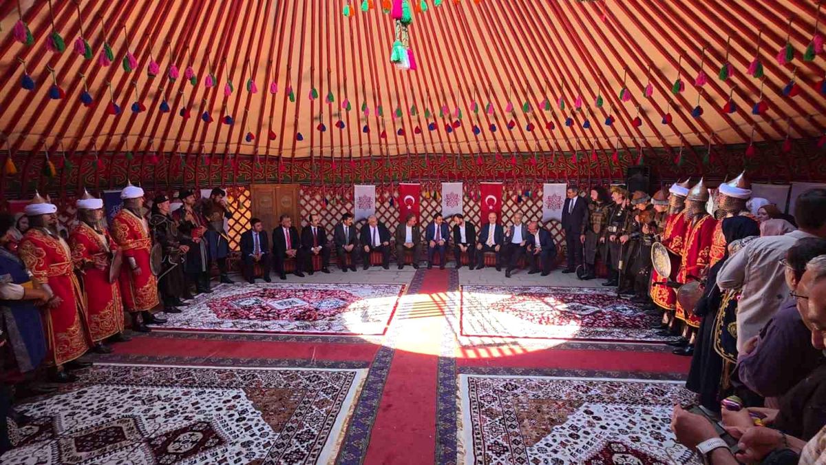 "Germiyan Festivali" kortejle başladı: Kütahya 3 gün boyunca tarih ve kültürle buluşacak