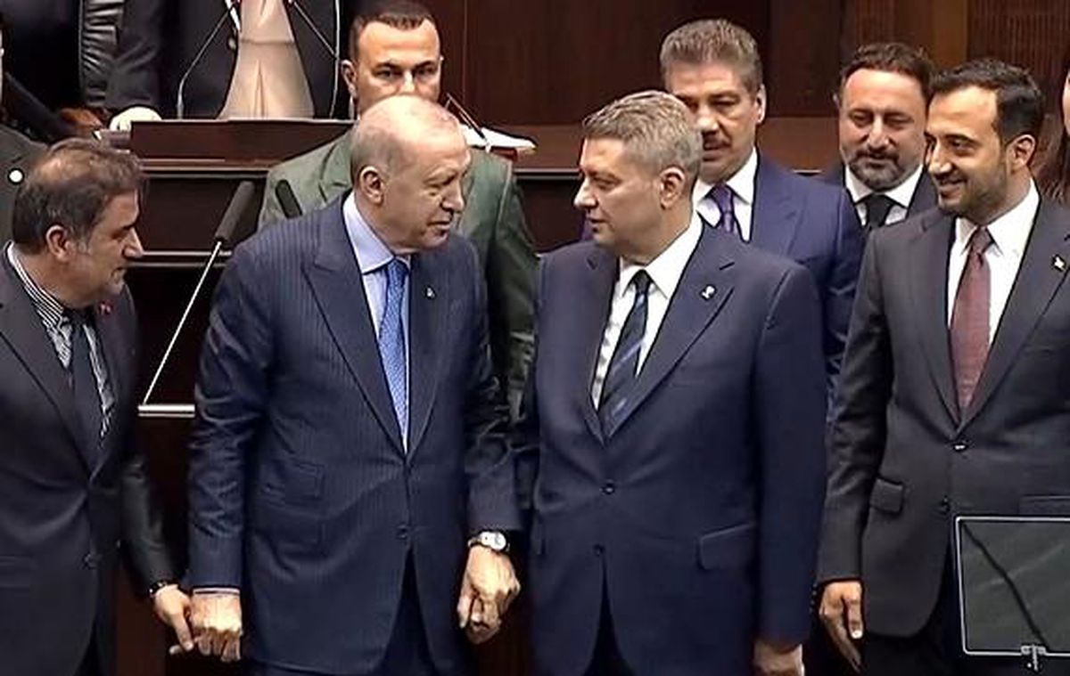 İYİ Parti'den istifa eden vekil AK Parti'ye katıldı