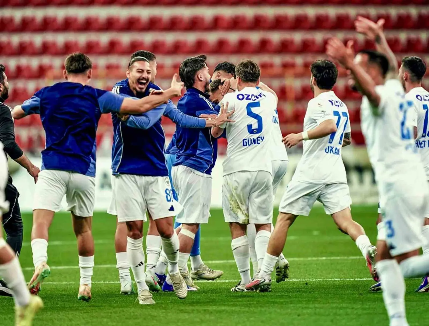 Erciyes 38 FK kadroyu kurdu! 21 futbolcuyla sözleşme imzaladı