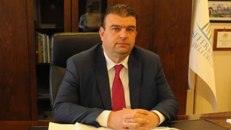 Seferihisar Belediye Başkanı İsmail Yetişkin görevden uzaklaştırıldı