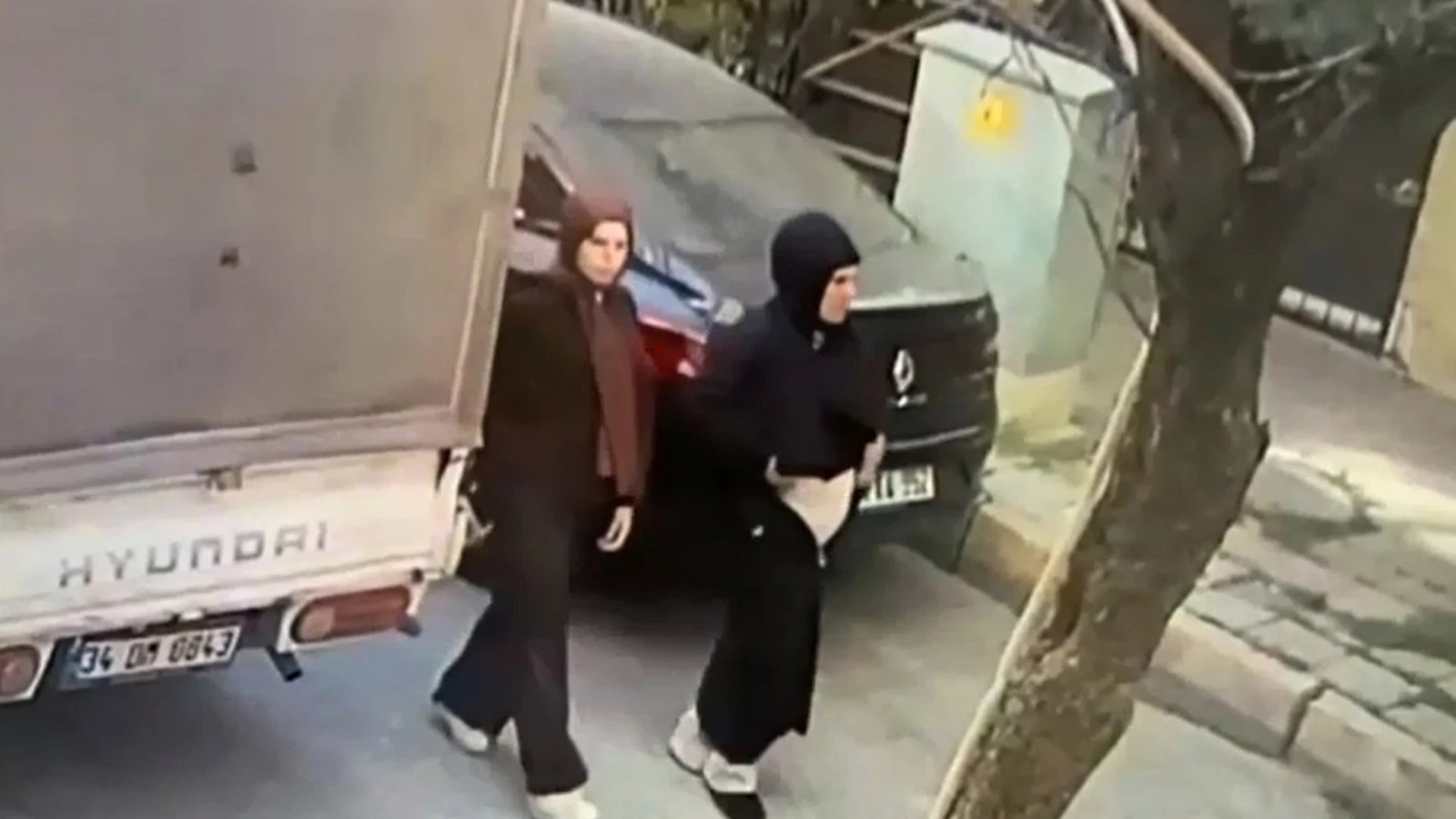 İstanbul'da güpegündüz ev soygunu; 3 kadın yakalandı