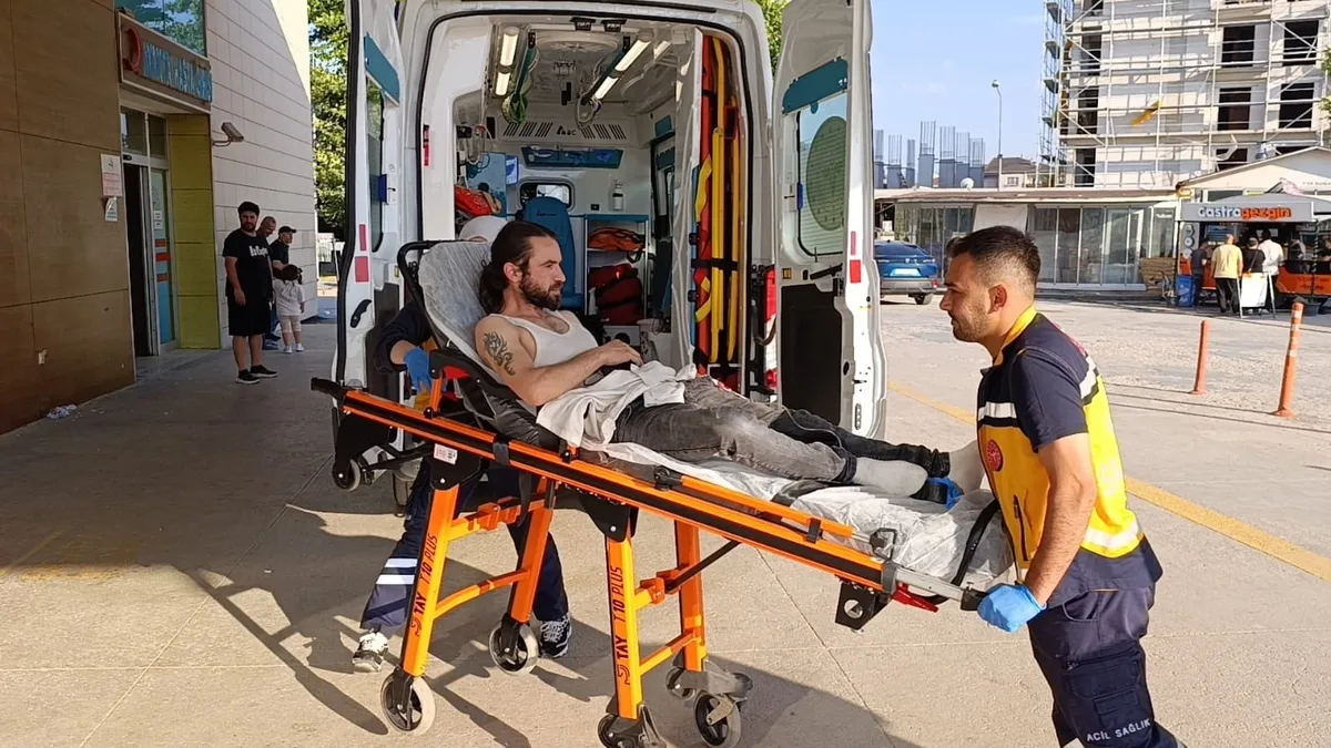 Bursa'da alacak verecek meselesi hastanede bitti: Arkadaşını bıçaklayıp kaçtı
