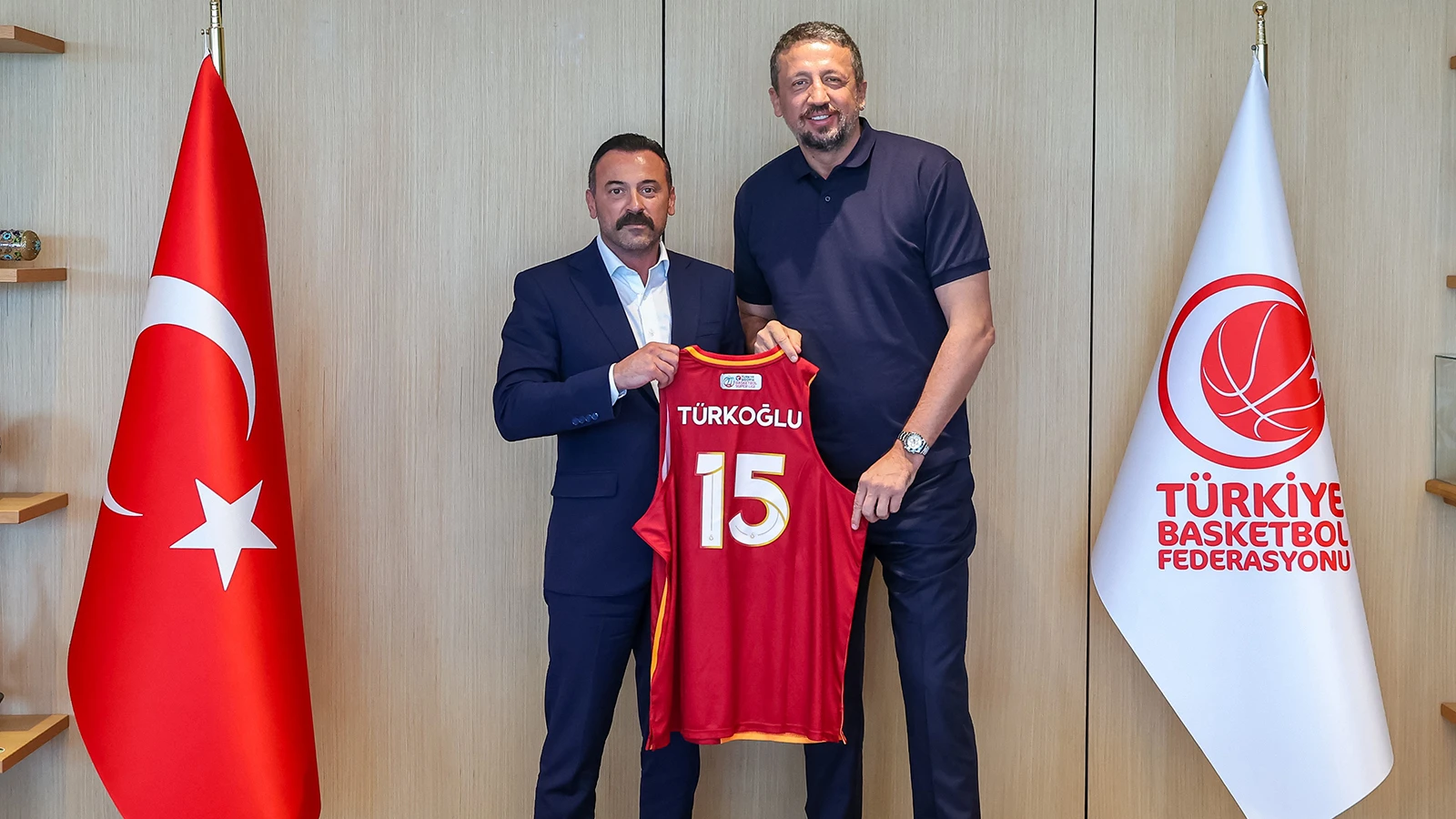 Galatasaray'dan TBF Başkanı Hidayet Türkoğlu'na ziyaret
