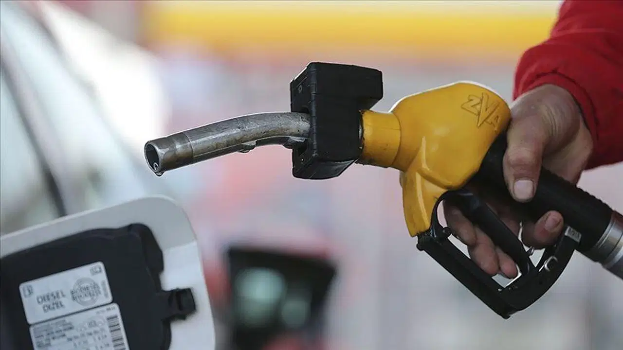 Benzine indirim geldi: İşte güncel fiyat listesi...