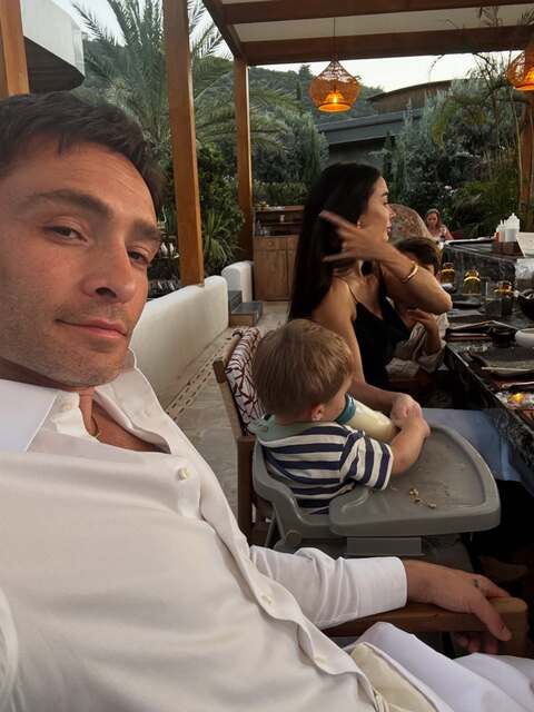 Ed Westwick, ailesiyle Bodrum'da