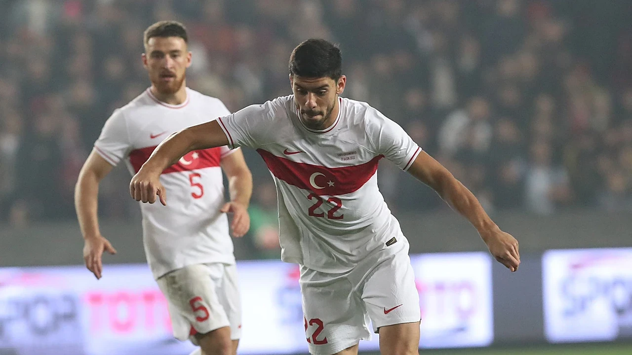 Trabzonspor'dan Cenk Özkacar hamlesi: Valencia ile temasa geçildi