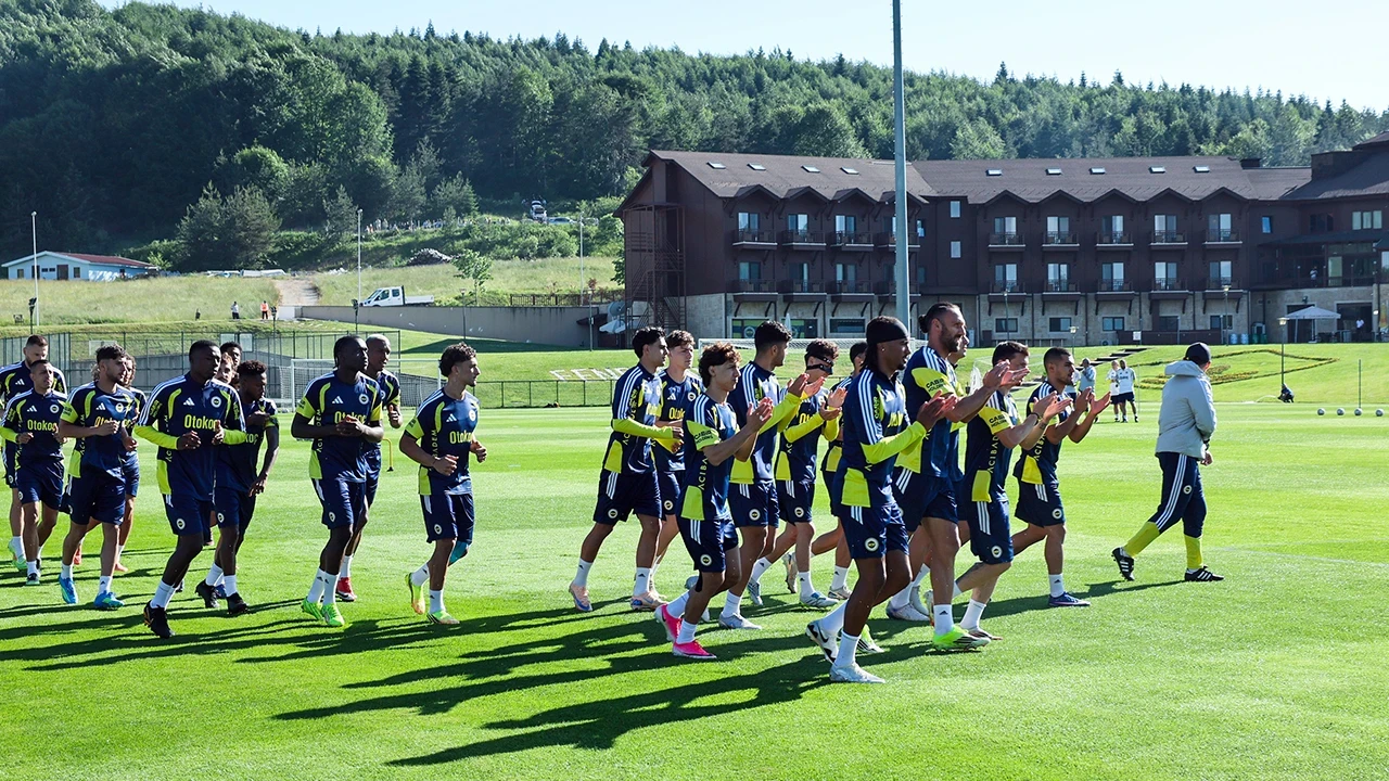 Fenerbahçe'de korkutan sakatlık: Yıldız oyuncu antrenmanı yarıda bıraktı