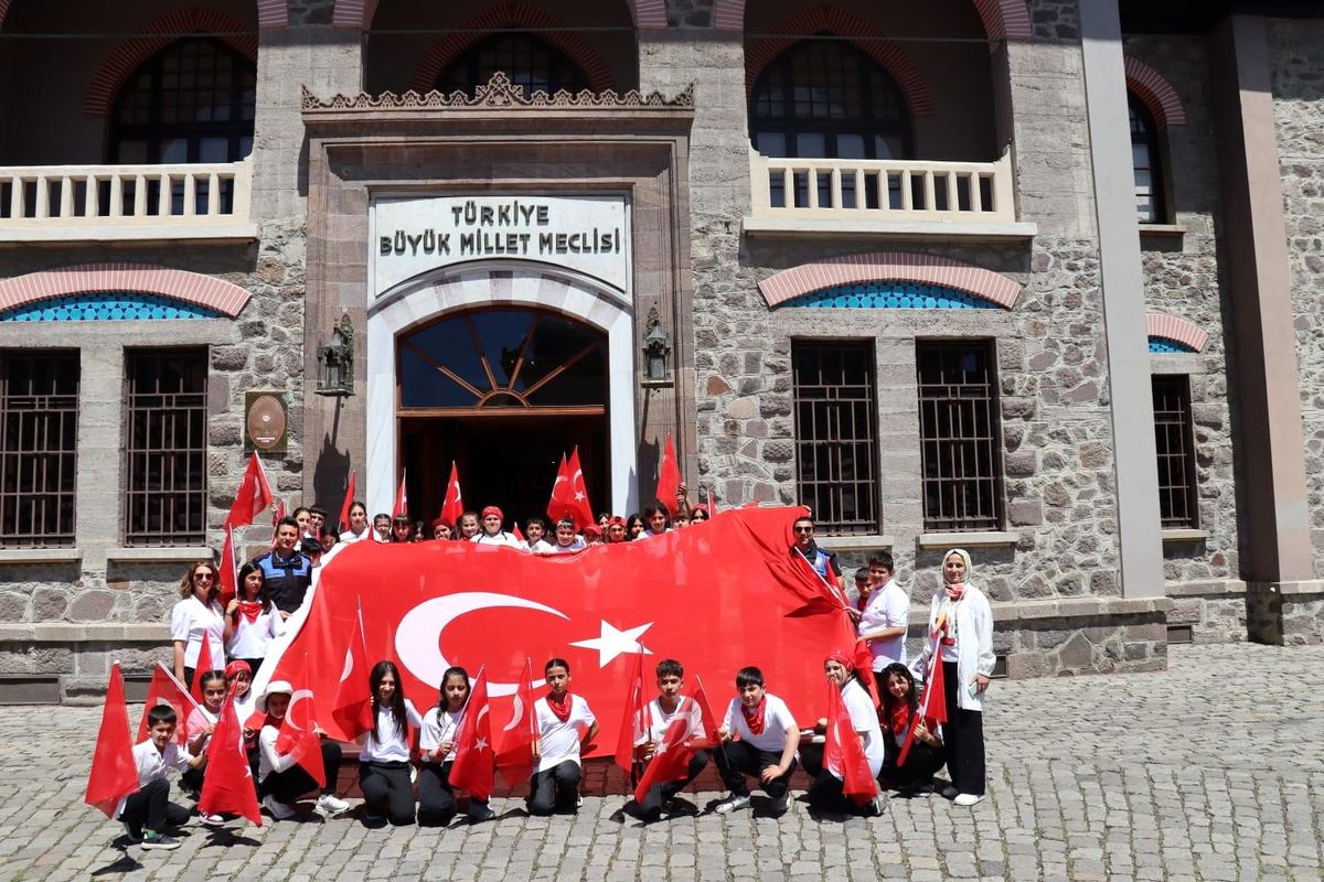 Kastamonulu öğrencilere Ankara gezisi