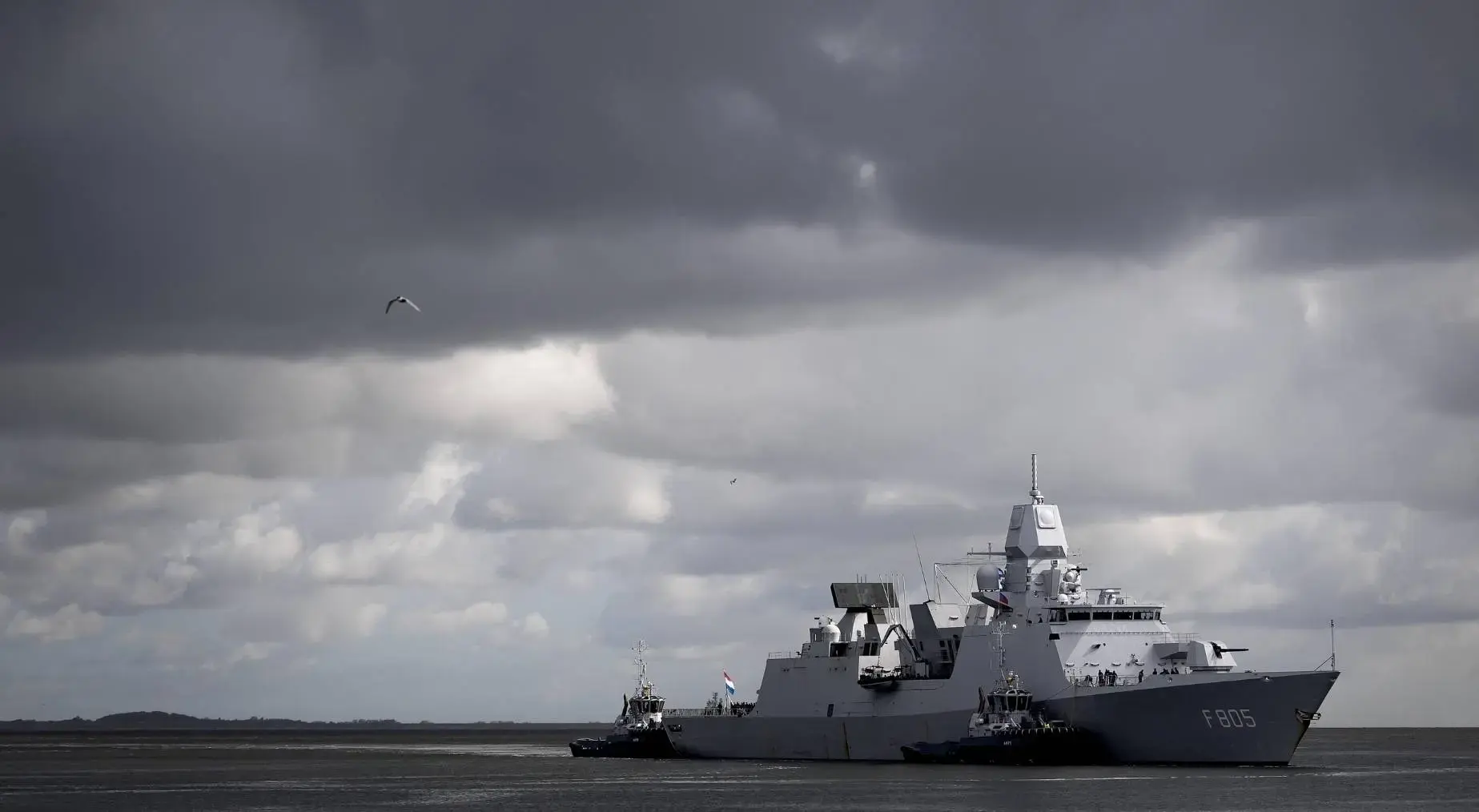 Hürmüz Boğazı'ndaki mayın temizleme fırkateyn gönderildi! Hollanda'da kritik adım