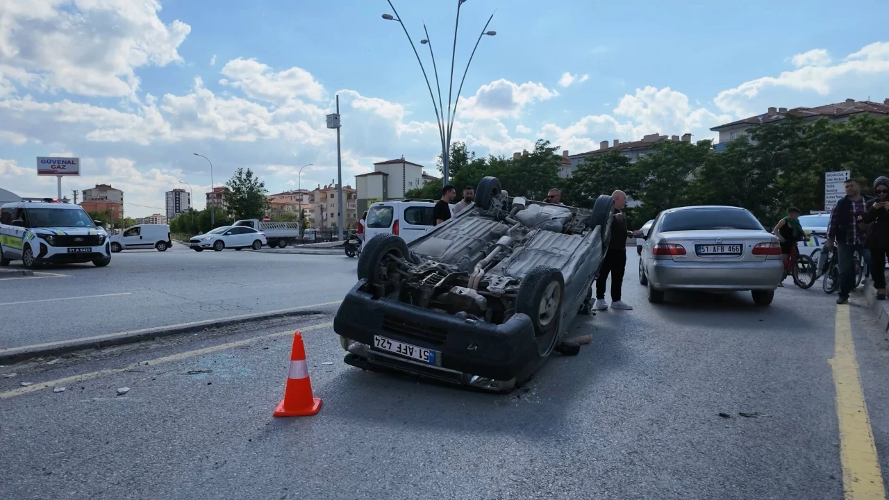 Niğde’de otomobil takla attı: 1 yaralı