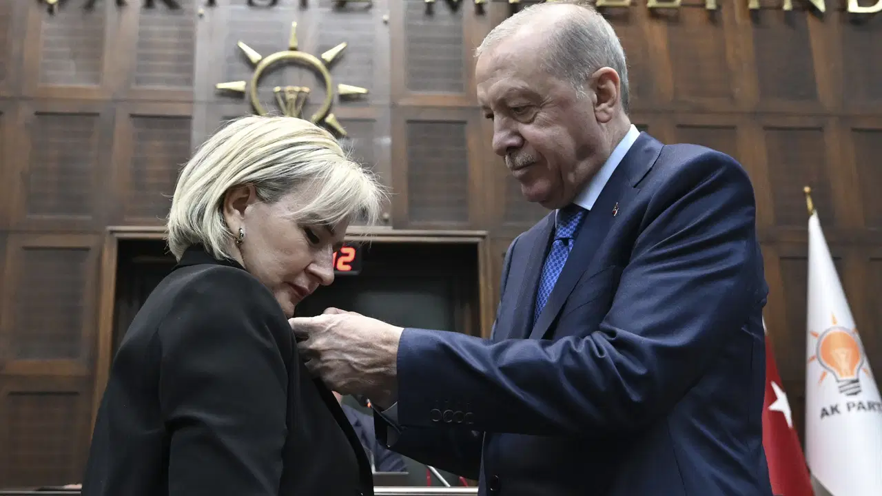 BTP'den vekil ve belediye başkanı transferlerine tepki: 'Türkiye, kirli ilişkiler ağından kurtulmalı'