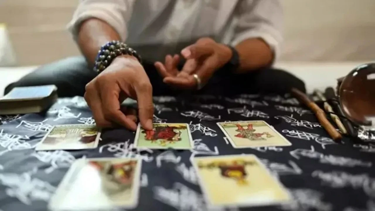 "Sofi Serkan"ın büyü oyunu bozuldu! Şehit eşi ve 50 kişiyi dolandırmış